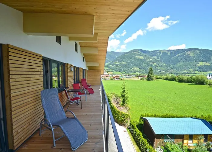 Апартаменти Alpin - 8 By Four Seasons Капрун